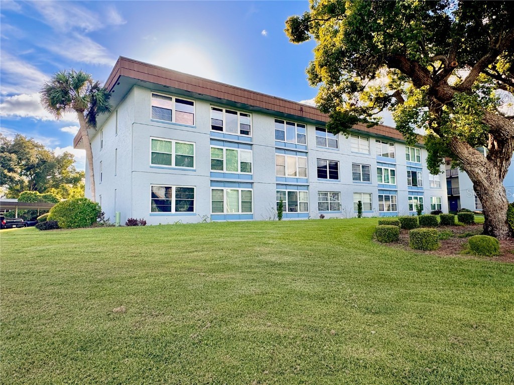 333 Lake Howard Drive NW #201B Winter Haven FL 33880 P4936402 image2