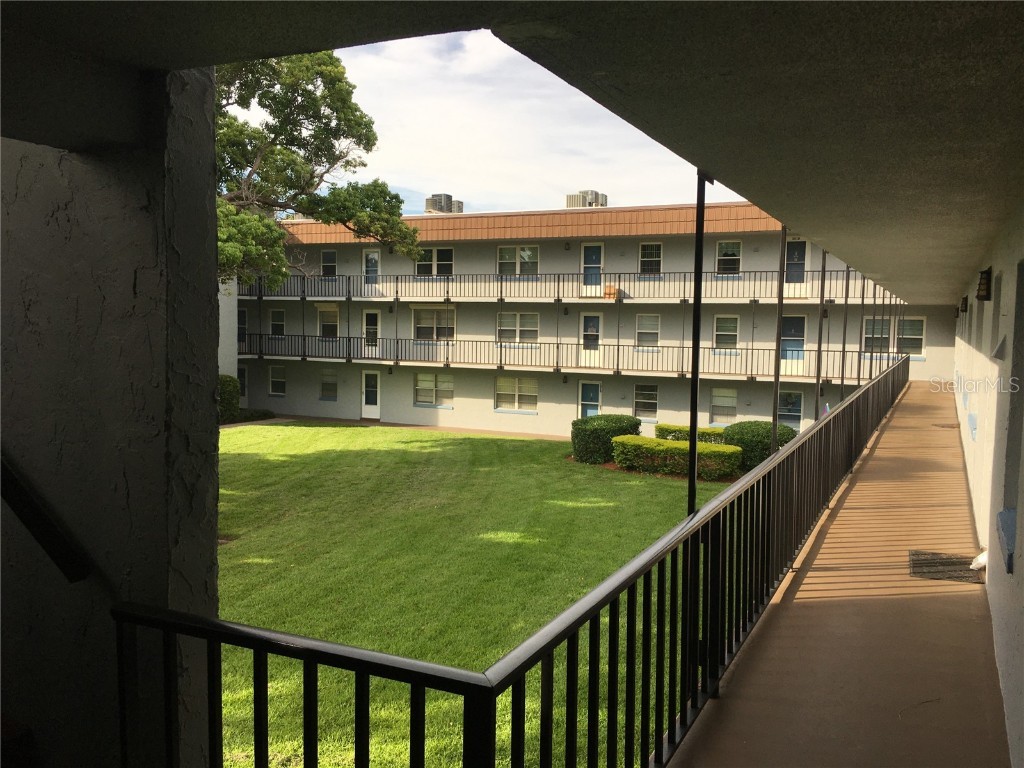 333 Lake Howard Drive NW #204C Winter Haven FL 33880 U8249519 image2