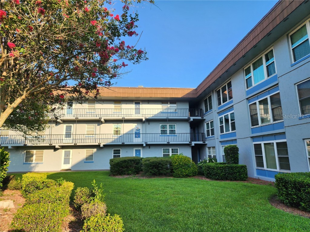 333 Lake Howard Drive NW #311A Winter Haven FL 33880 P4926359 image1
