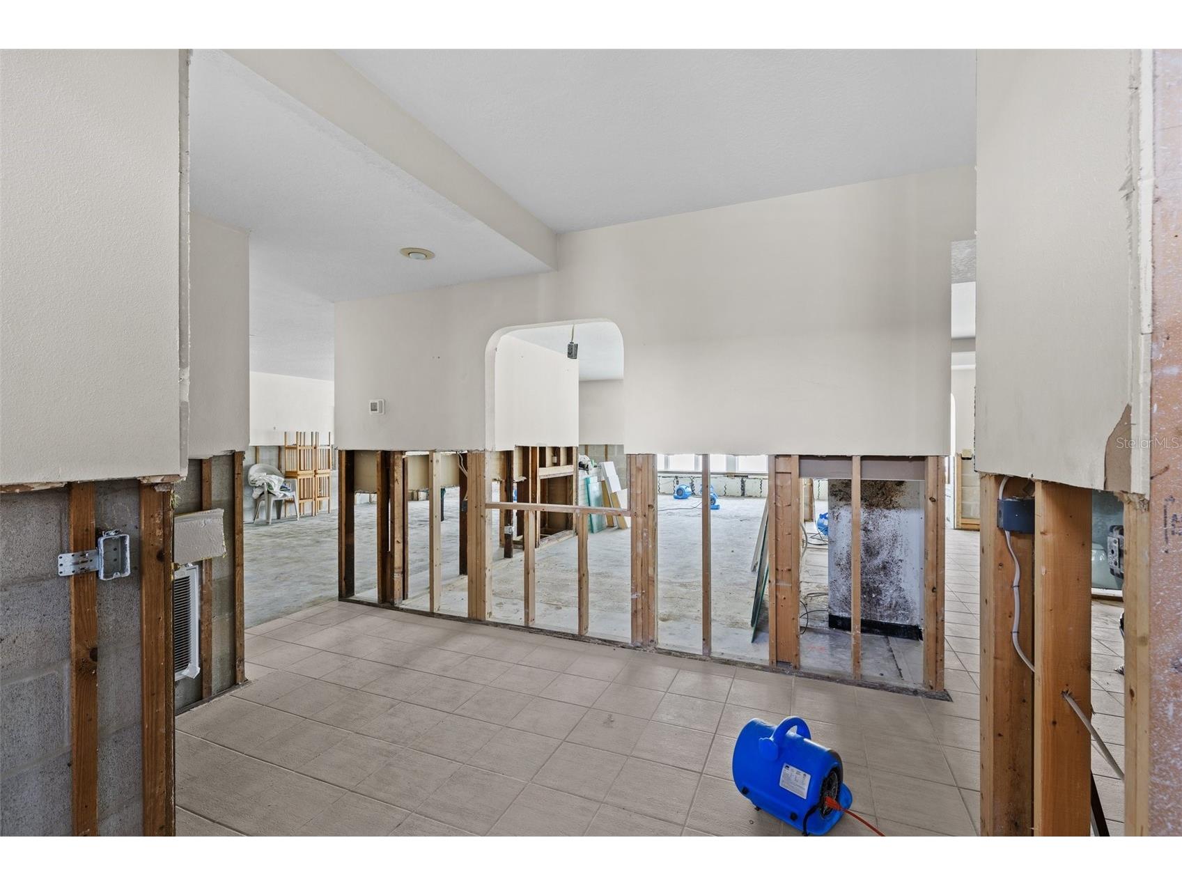 333 Midway Island Clearwater Beach FL 33767 TB8395574 image21