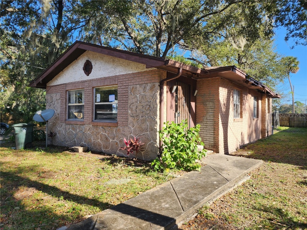 333 N Caroline Street Daytona Beach FL 32114 V4933840 image1