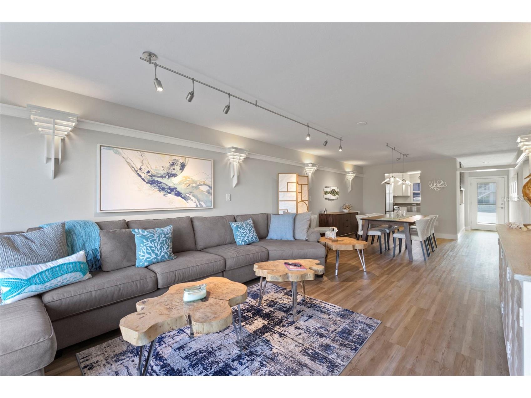3330 Gulf Of Mexico Drive #104D Longboat Key FL 34228 A4690993 image8