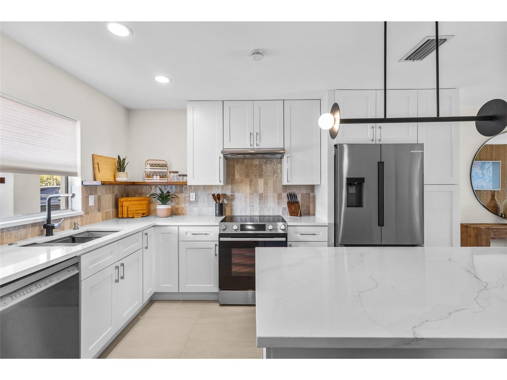 3330 Gulf Of Mexico Drive #107D Longboat Key FL 34228 - LARGE FRONTAGE ON SARASOTA BAY A4692214 image12