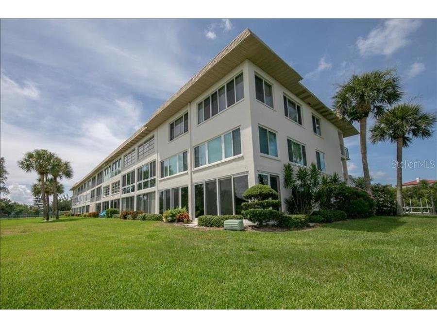3330 Gulf Of Mexico Drive #202-D Longboat Key FL 34228 - SARASOTA BAY A4561619 image1