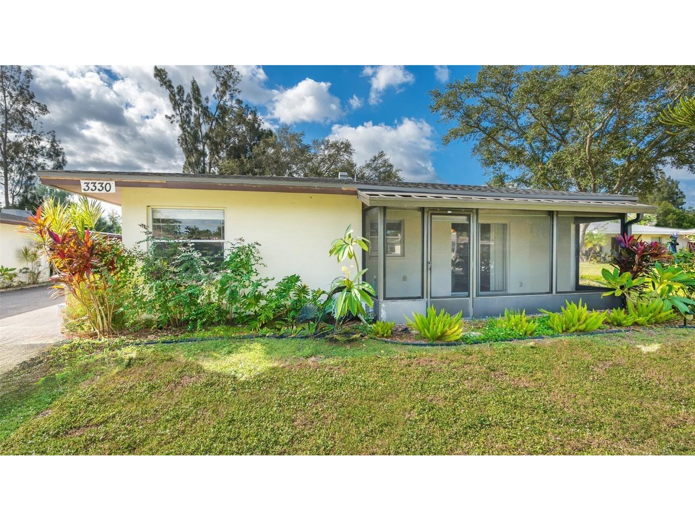 3330 Ramblewood Drive S Sarasota FL 34237 A4587187 image1