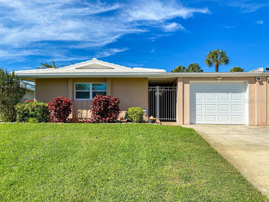 3330 Westerly Lane #923 Sarasota FL 34239 A4588378 image1