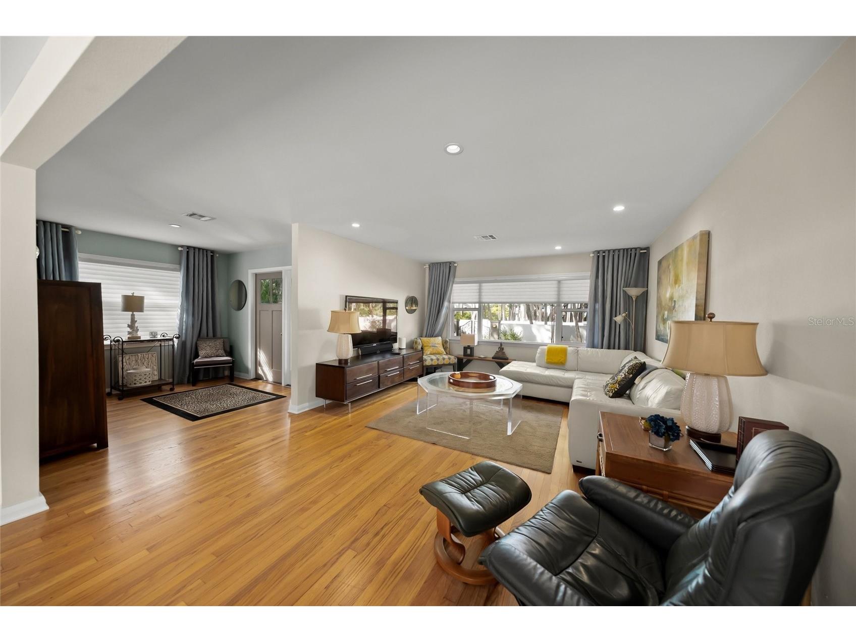 3331 Old Oak Drive Sarasota FL 34239 A4675449 image11