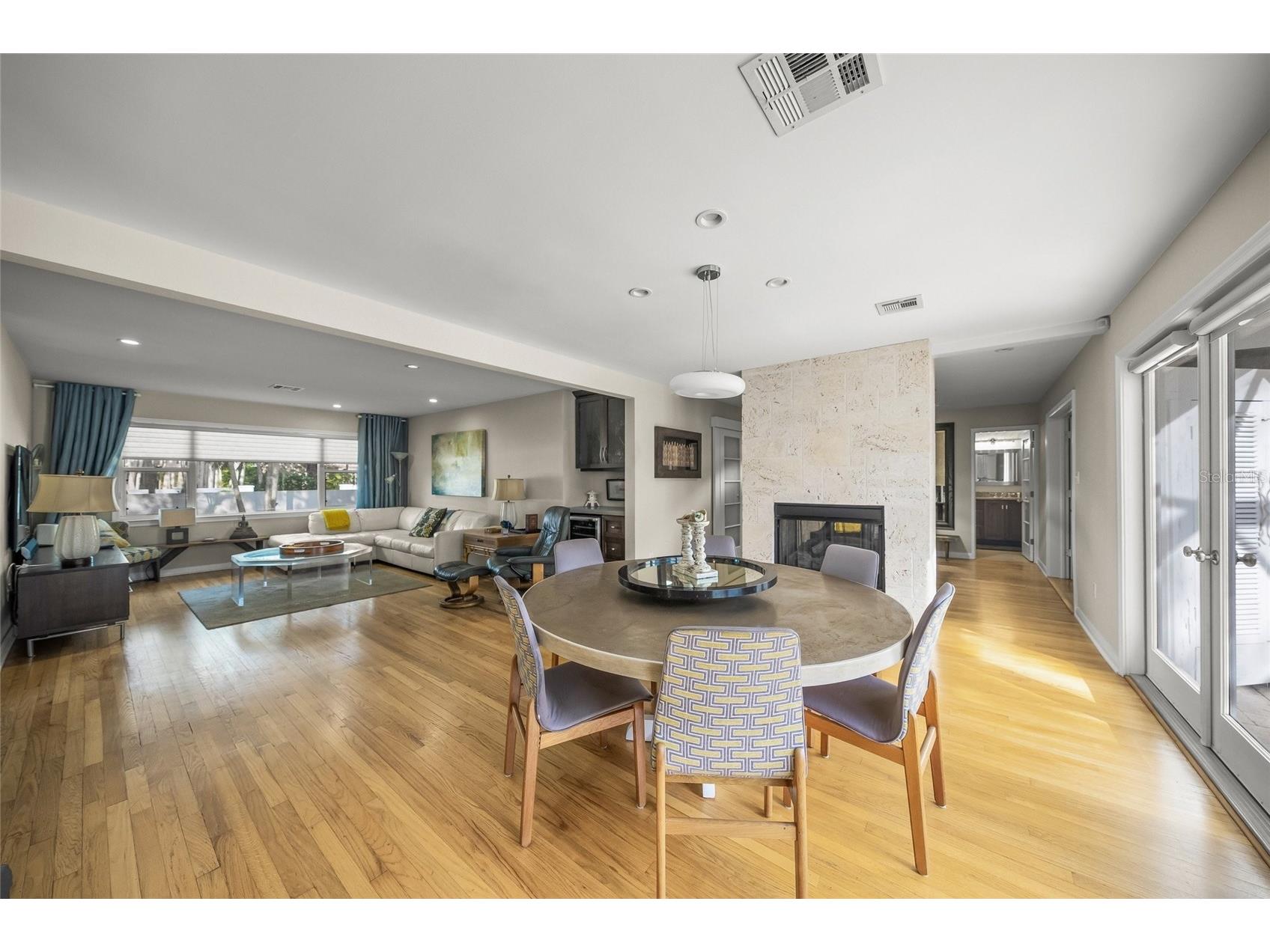 3331 Old Oak Drive Sarasota FL 34239 A4675449 image12