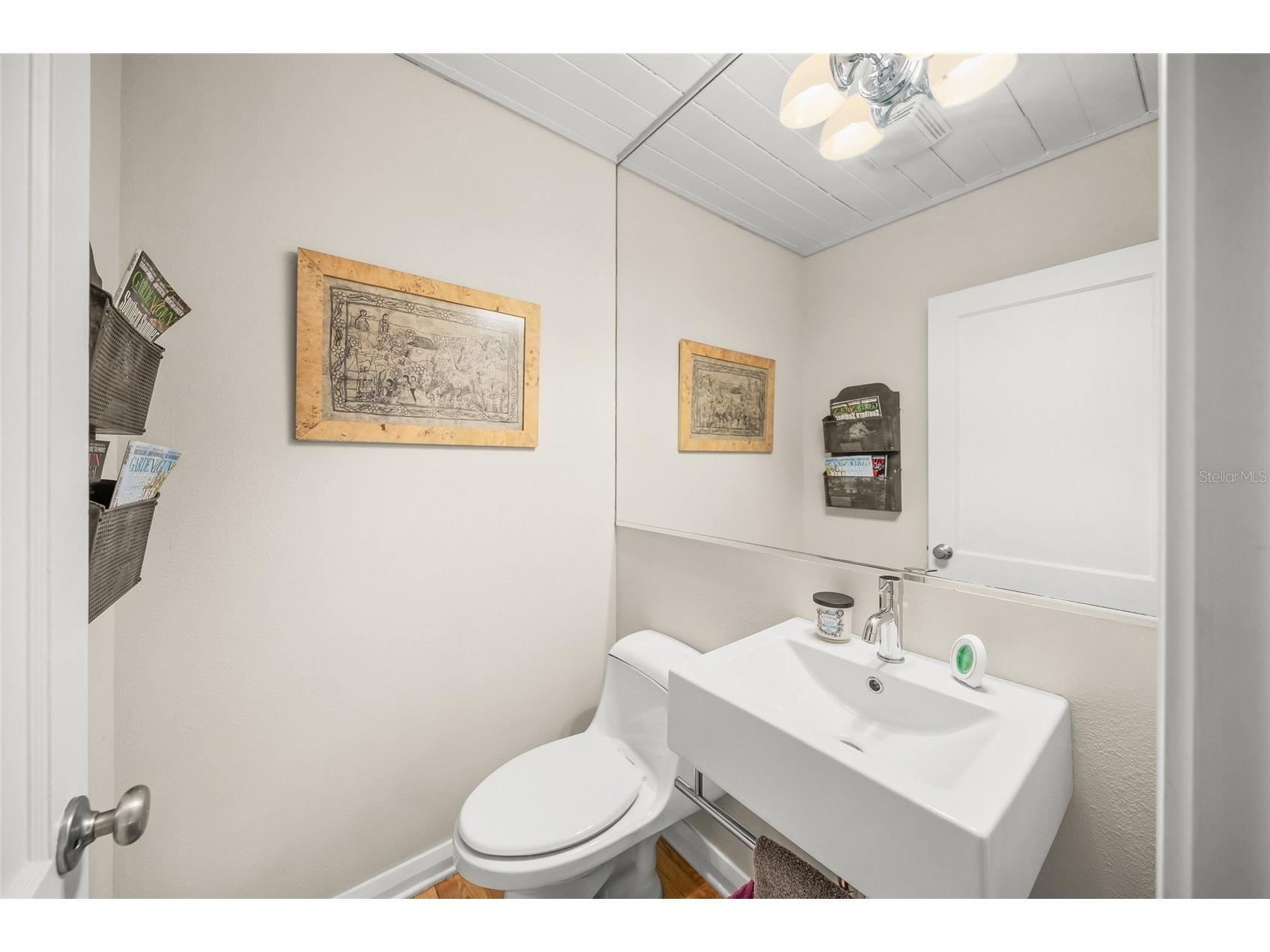 3331 Old Oak Drive Sarasota FL 34239 A4675449 image14