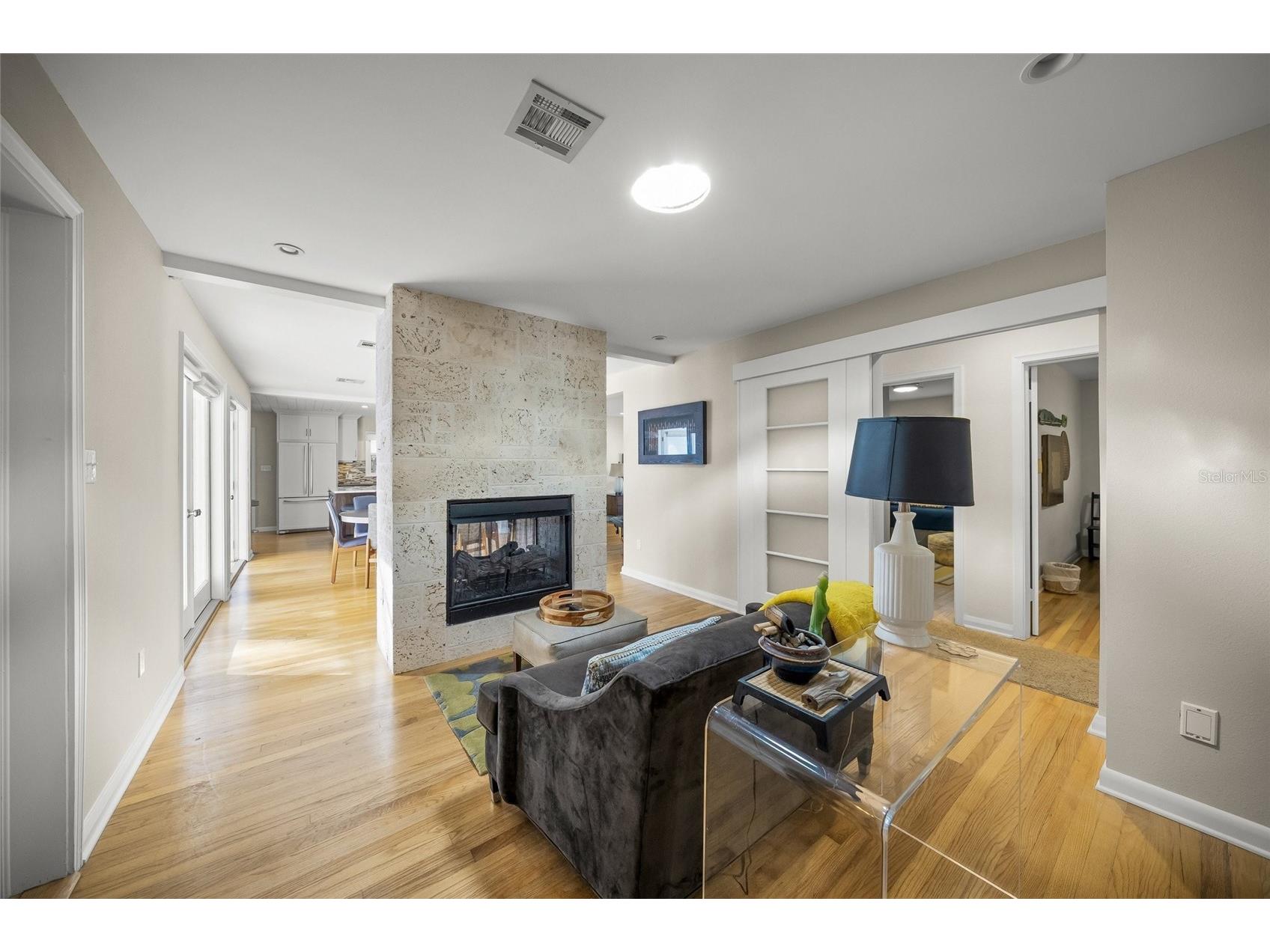 3331 Old Oak Drive Sarasota FL 34239 A4675449 image15