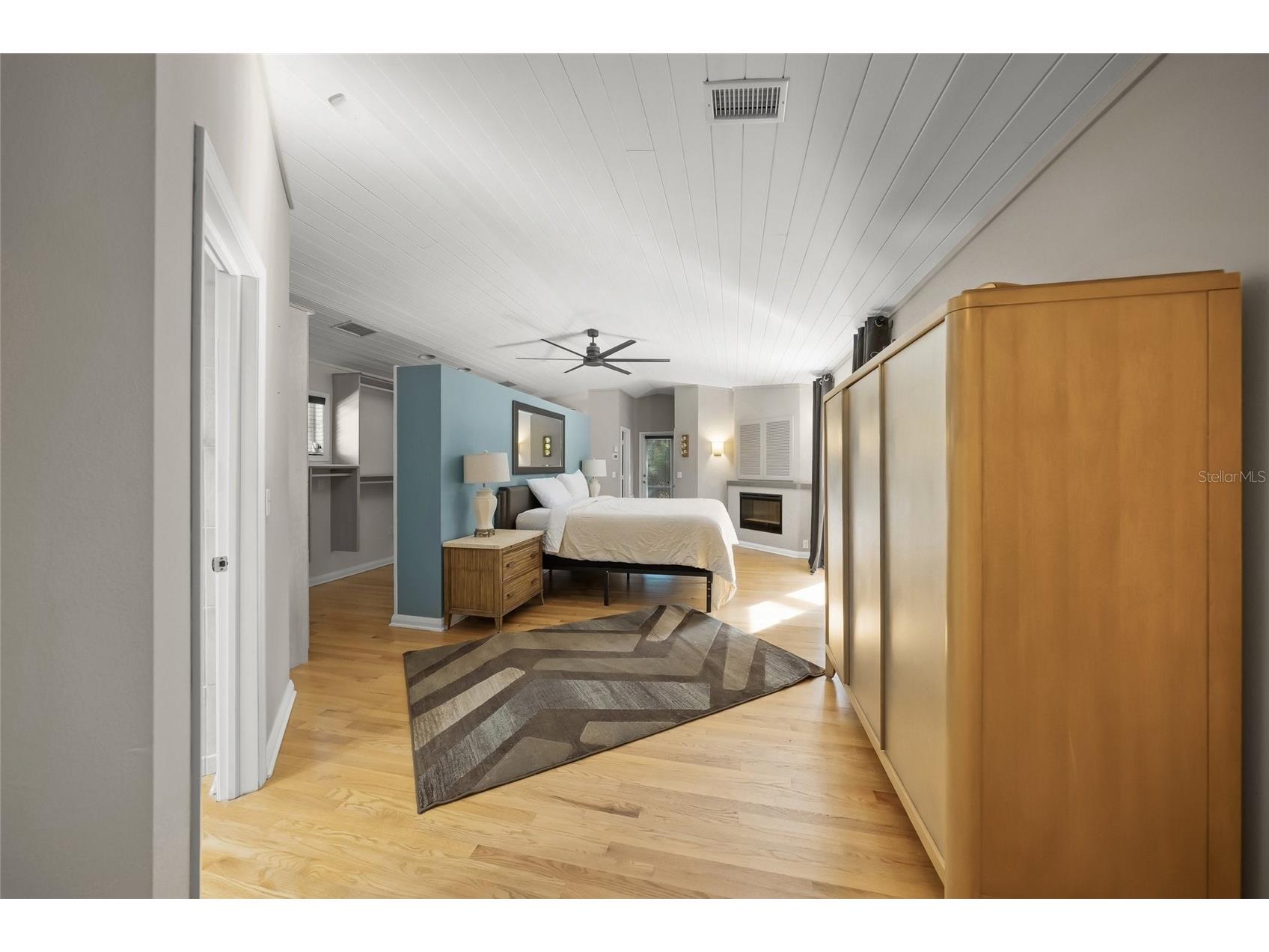 3331 Old Oak Drive Sarasota FL 34239 A4675449 image18