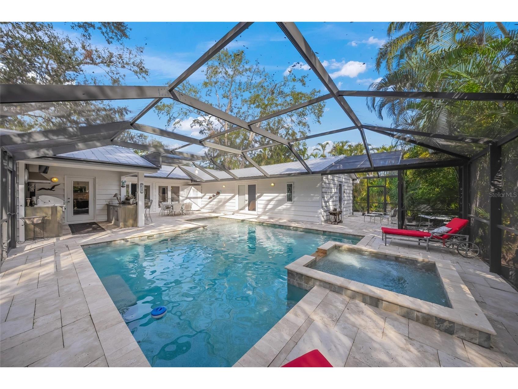 3331 Old Oak Drive Sarasota FL 34239 A4675449 image2
