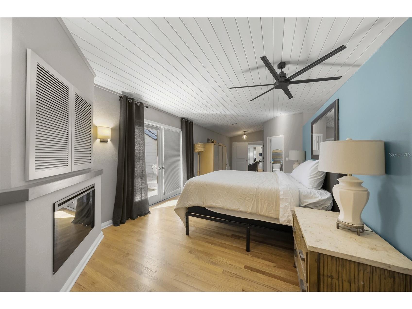 3331 Old Oak Drive Sarasota FL 34239 A4675449 image20