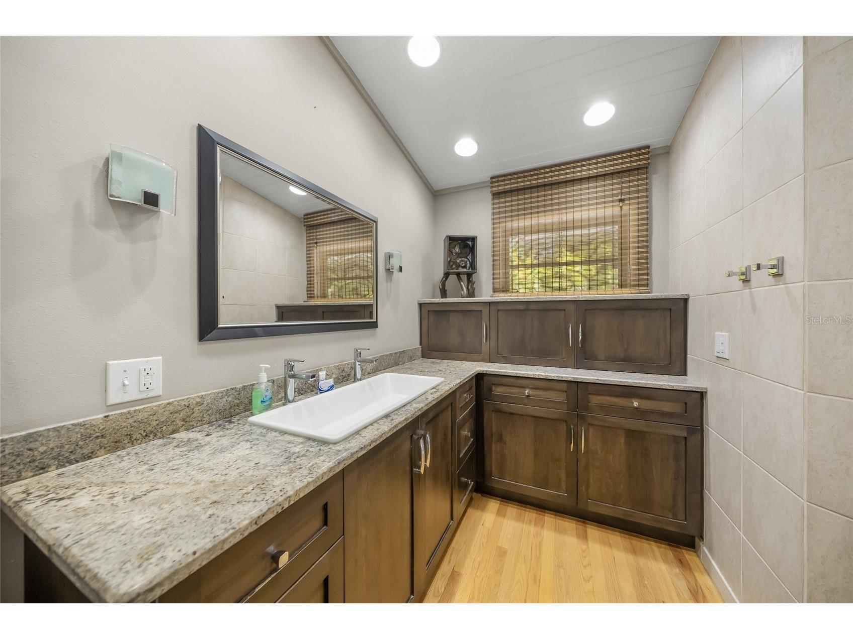 3331 Old Oak Drive Sarasota FL 34239 A4675449 image23