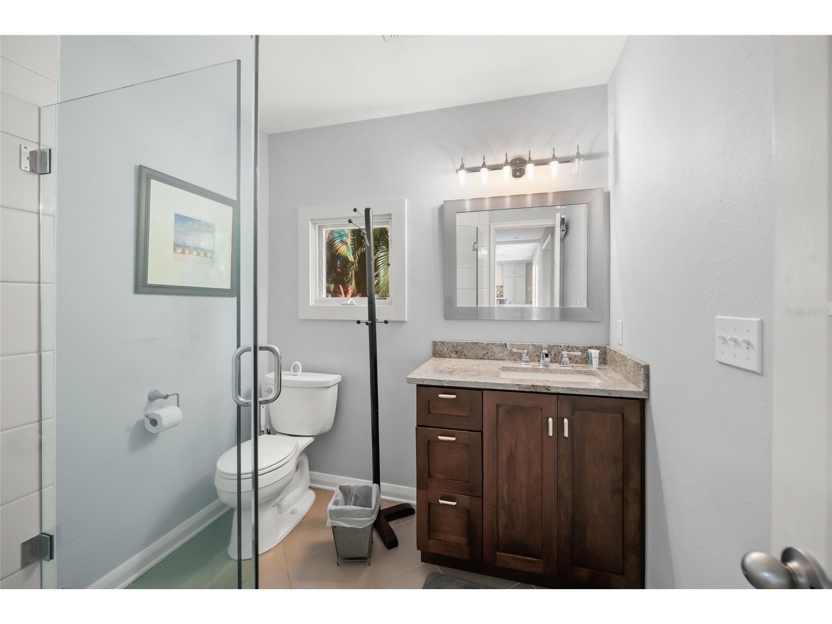 3331 Old Oak Drive Sarasota FL 34239 A4675449 image27