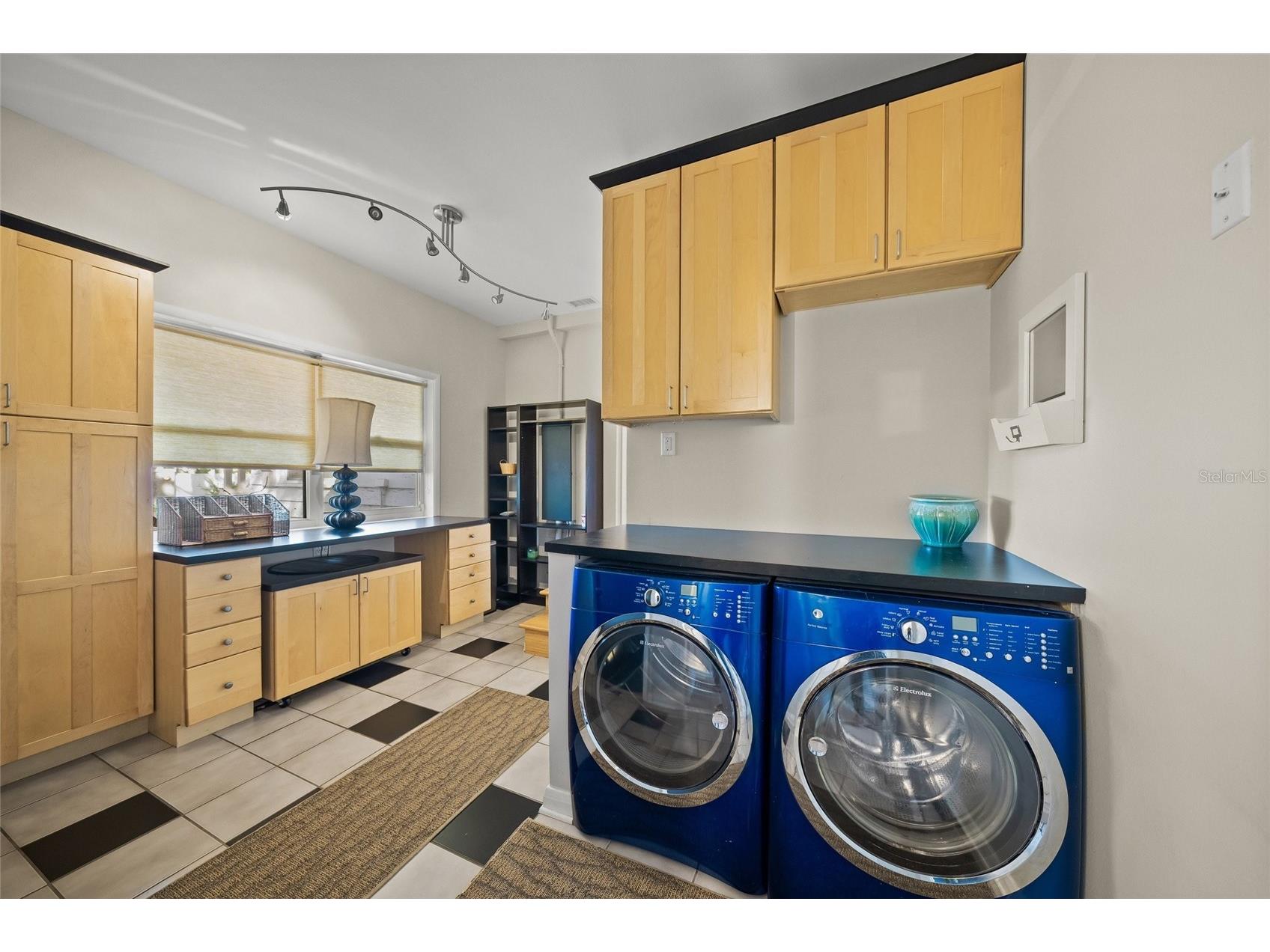 3331 Old Oak Drive Sarasota FL 34239 A4675449 image30