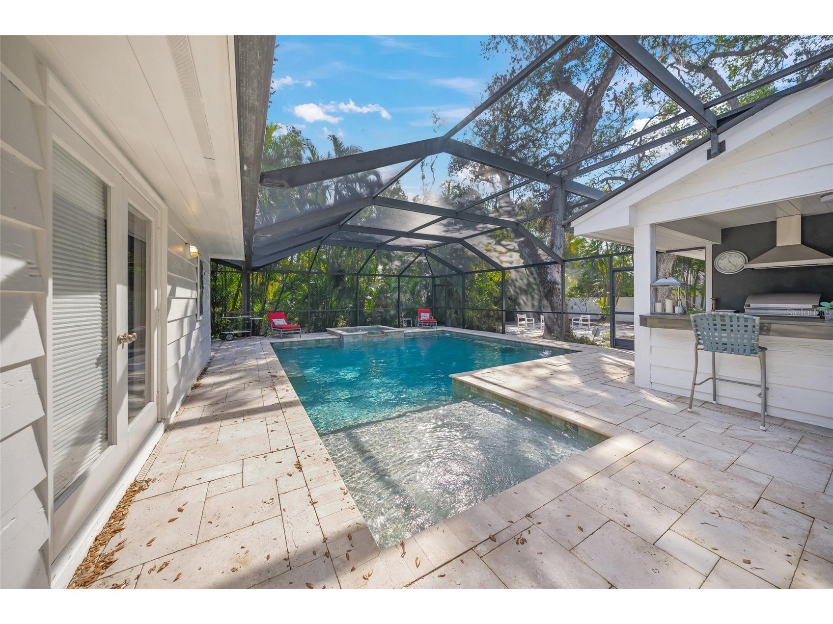 3331 Old Oak Drive Sarasota FL 34239 A4675449 image34