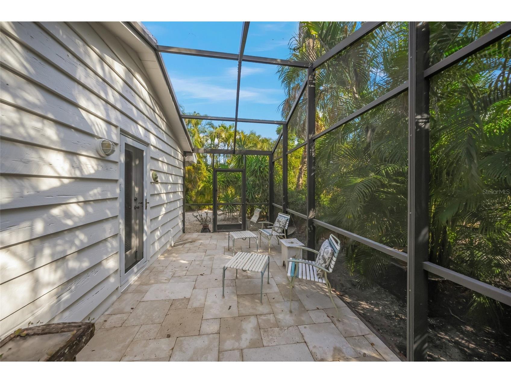 3331 Old Oak Drive Sarasota FL 34239 A4675449 image37