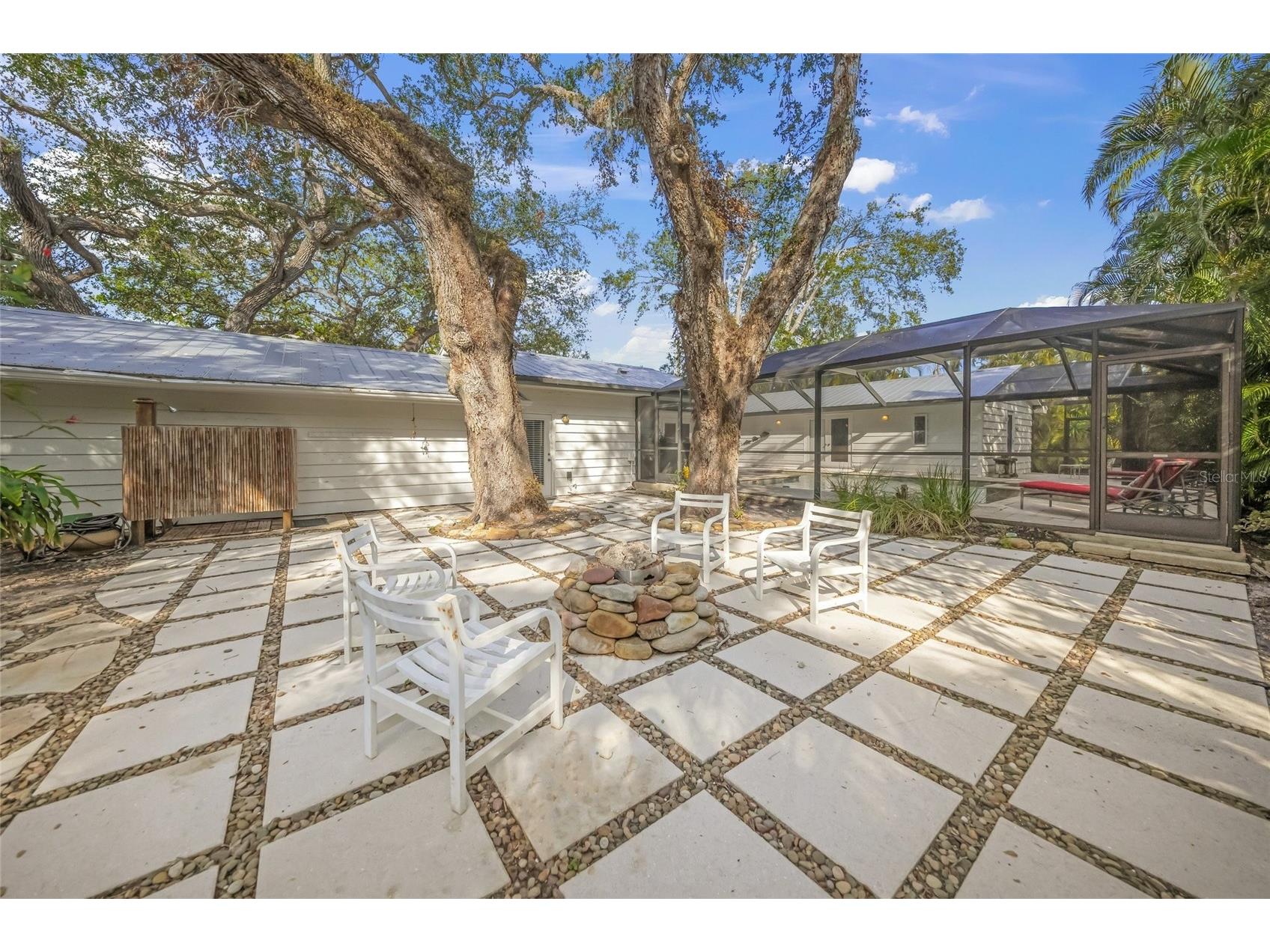 3331 Old Oak Drive Sarasota FL 34239 A4675449 image38