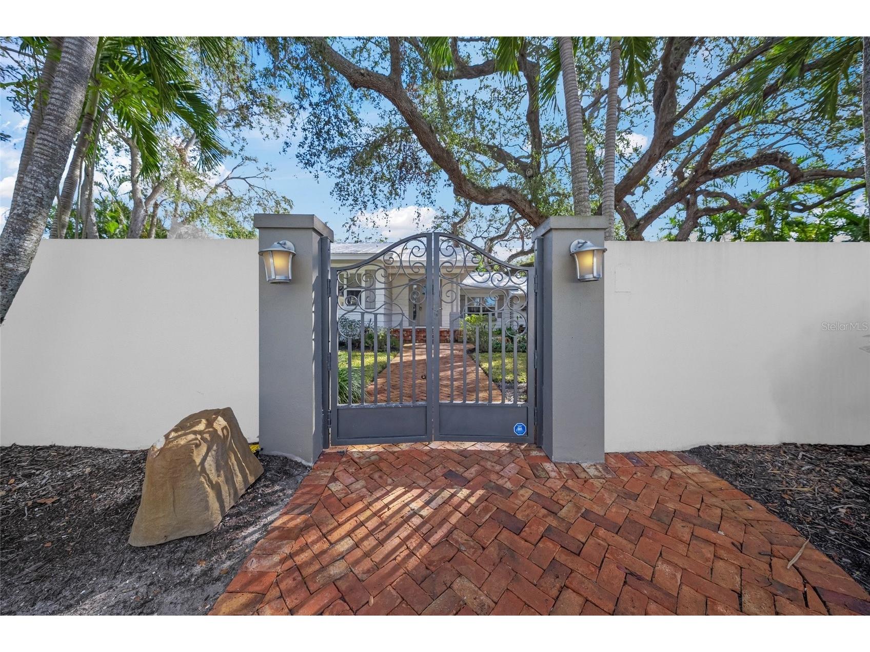3331 Old Oak Drive Sarasota FL 34239 A4675449 image41