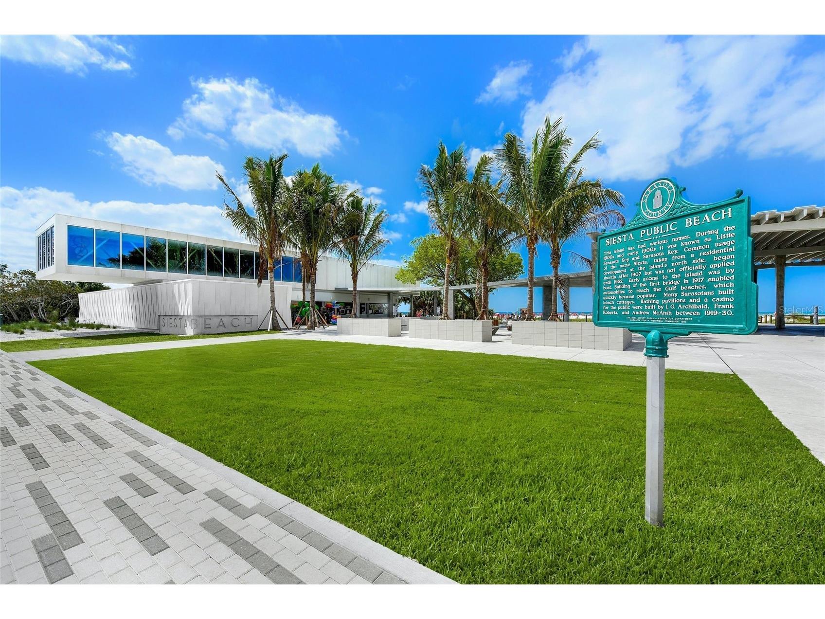 3331 Old Oak Drive Sarasota FL 34239 A4675449 image53
