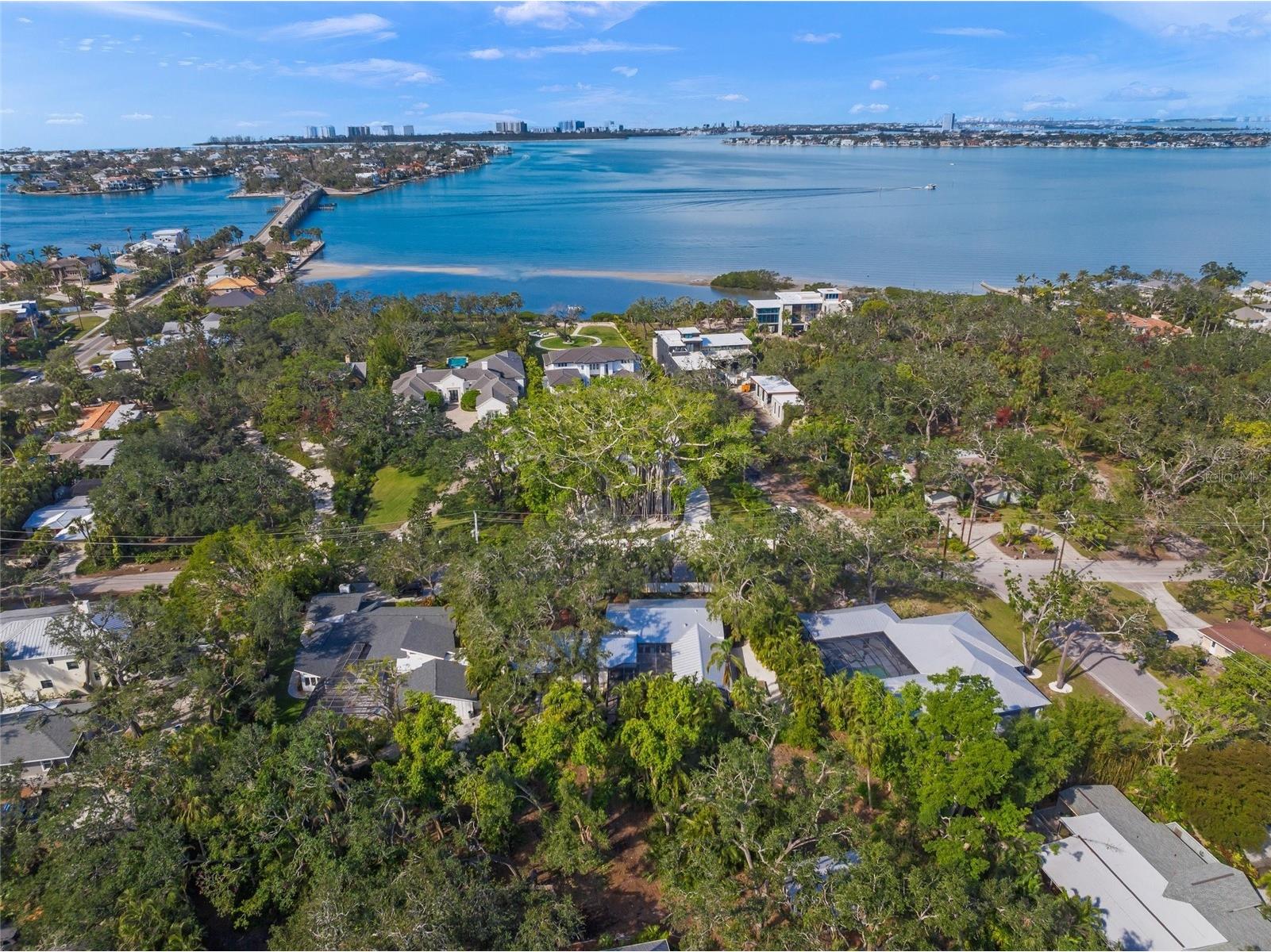 3331 Old Oak Drive Sarasota FL 34239 A4675449 image64