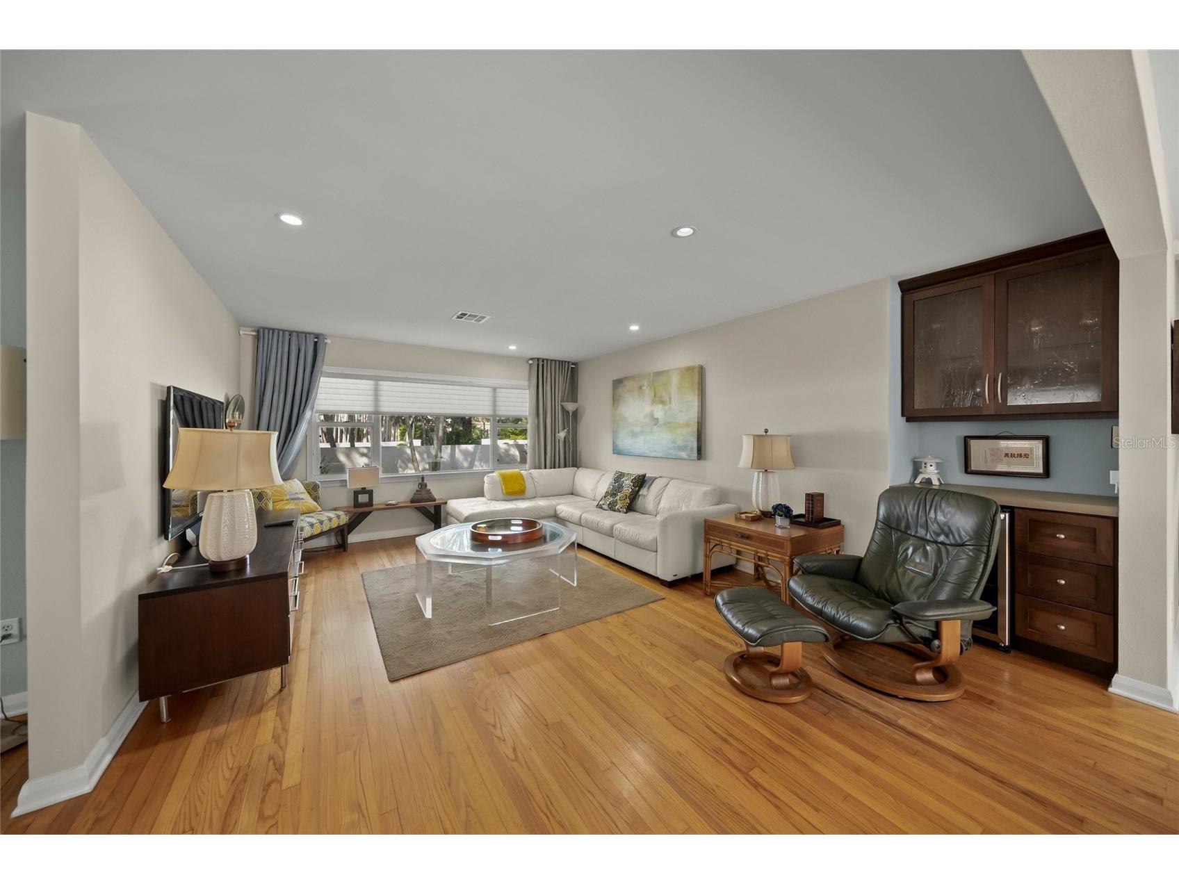 3331 Old Oak Drive Sarasota FL 34239 A4675449 image9