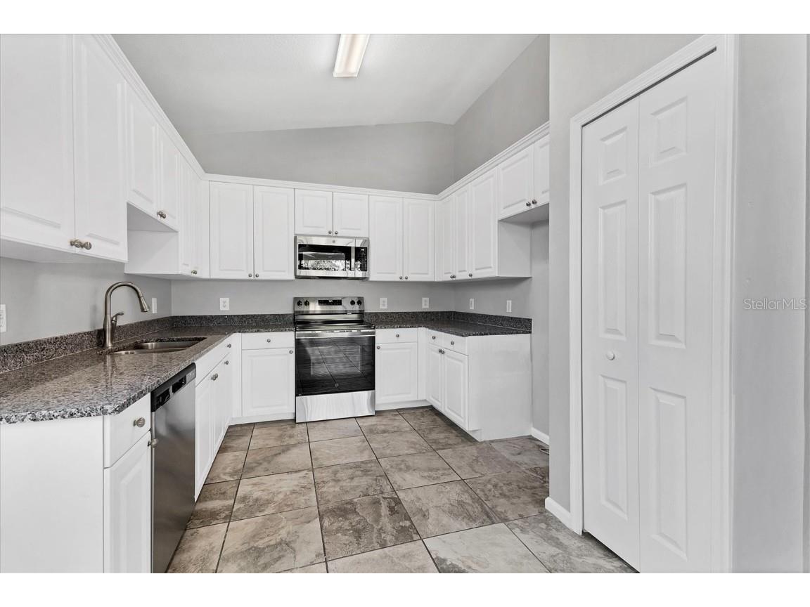 3333 Grand Vista Court #203 Port Charlotte FL 33953 C7513999 image8