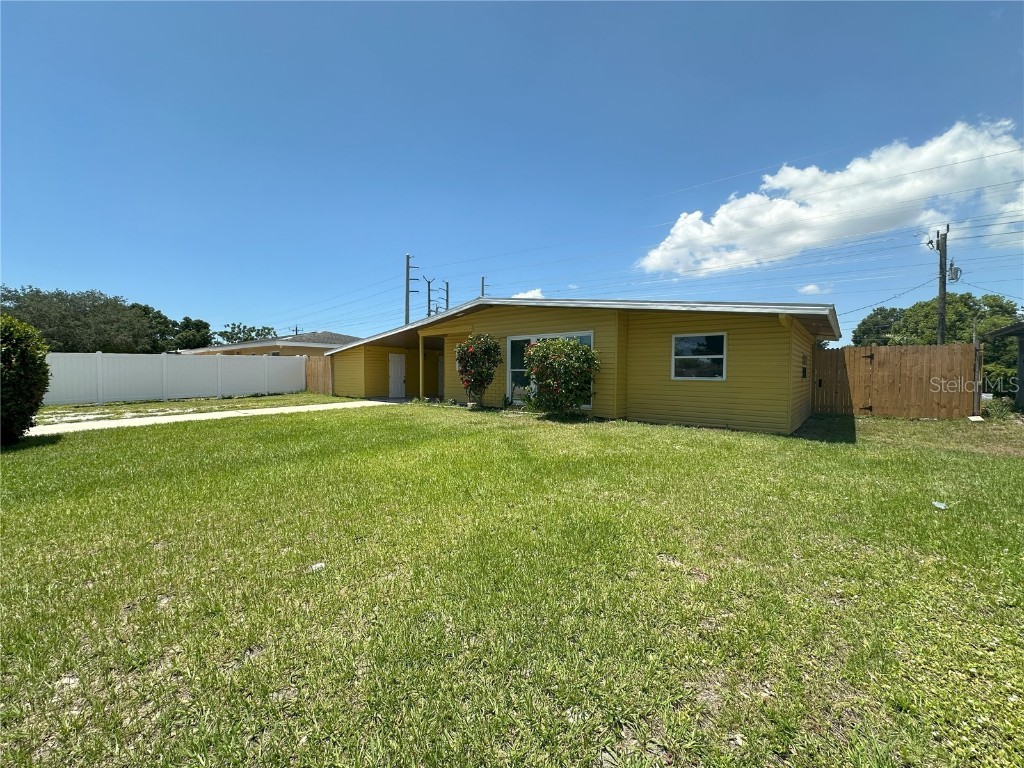 3335 Dudley Street Sarasota FL 34235 A4611509 image1