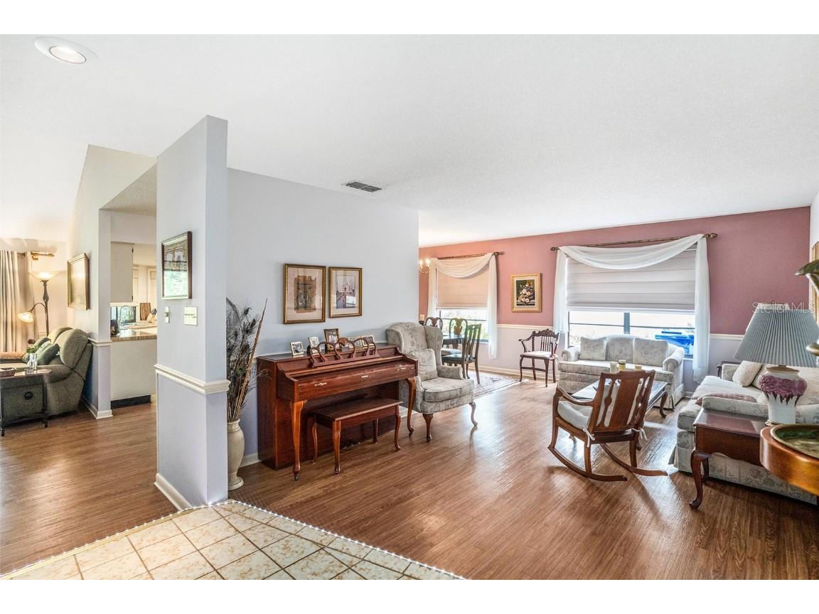 3335 Foxridge Circle Tampa FL 33618 TB8448789 image11