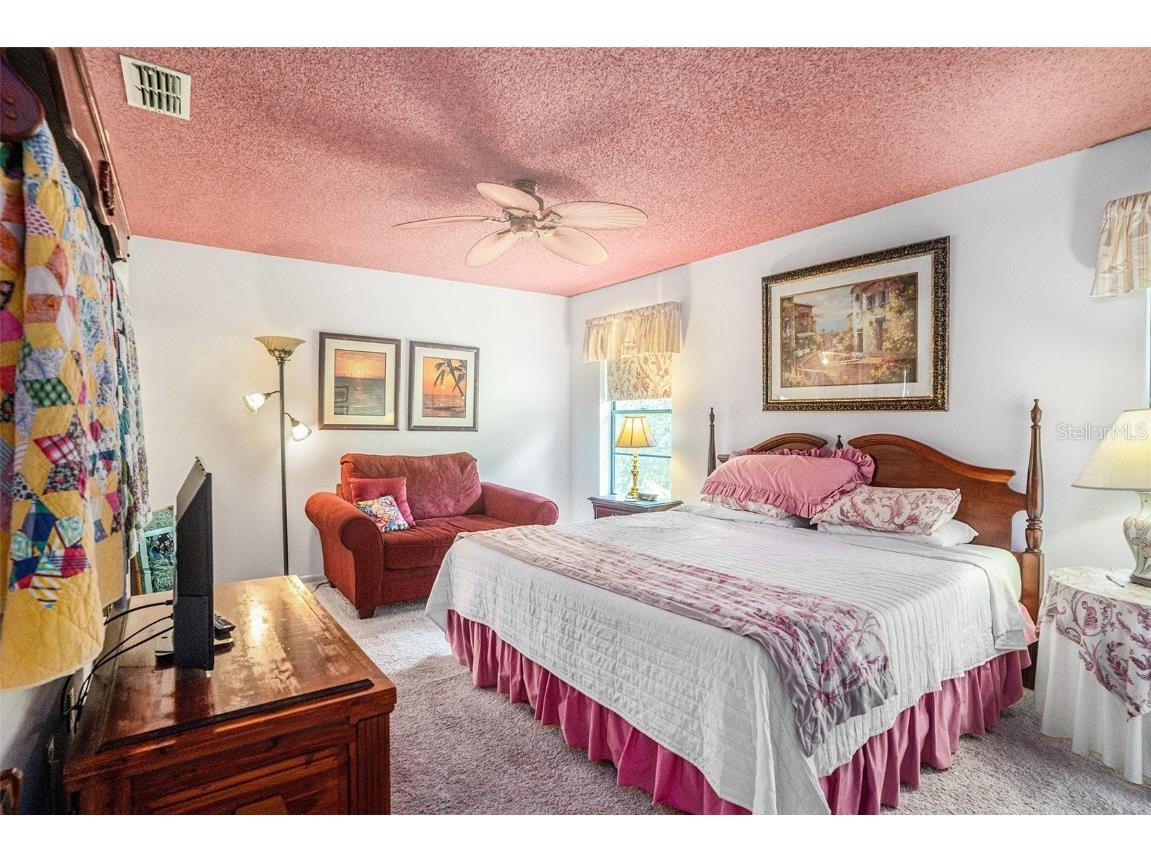 3335 Foxridge Circle Tampa FL 33618 TB8448789 image24