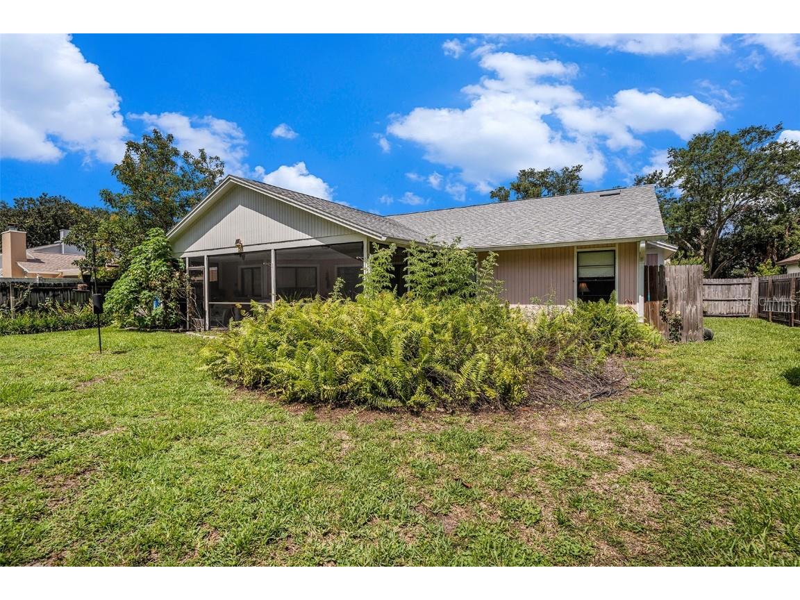 3335 Foxridge Circle Tampa FL 33618 TB8448789 image32