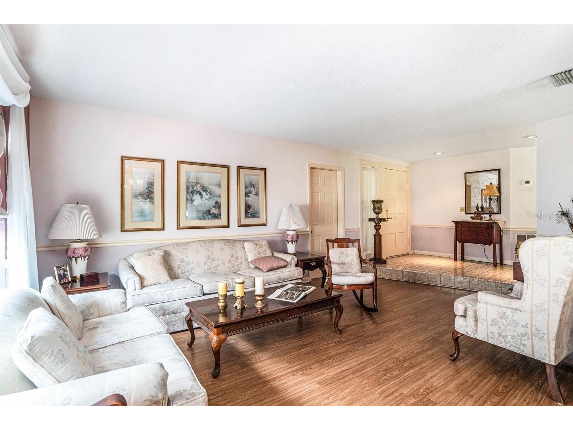 3335 Foxridge Circle Tampa FL 33618 TB8448789 image6