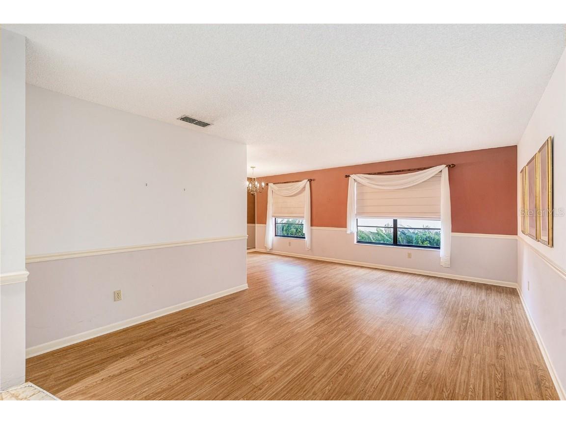 3335 Foxridge Circle Tampa FL 33618 TB8448789 image7