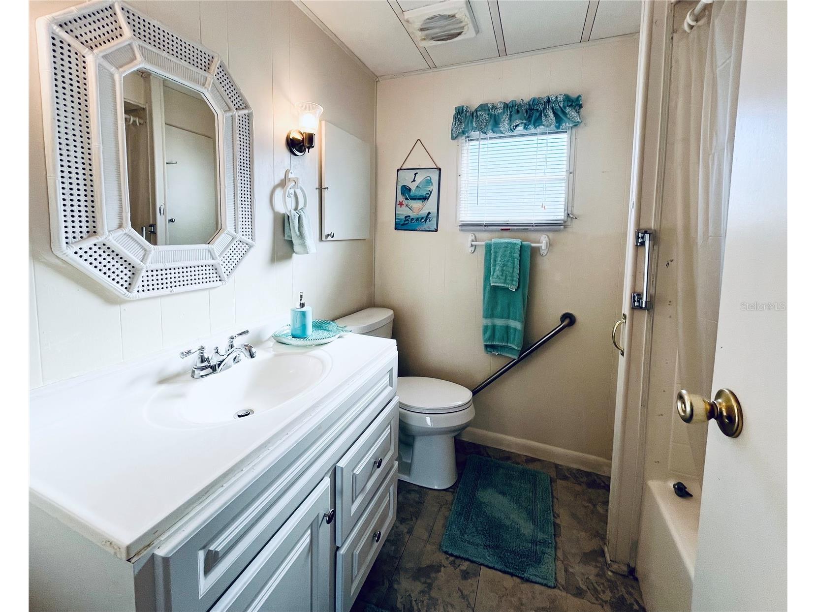 3335 Spanish Oak Terrace Sarasota FL 34237 A4641948 image35