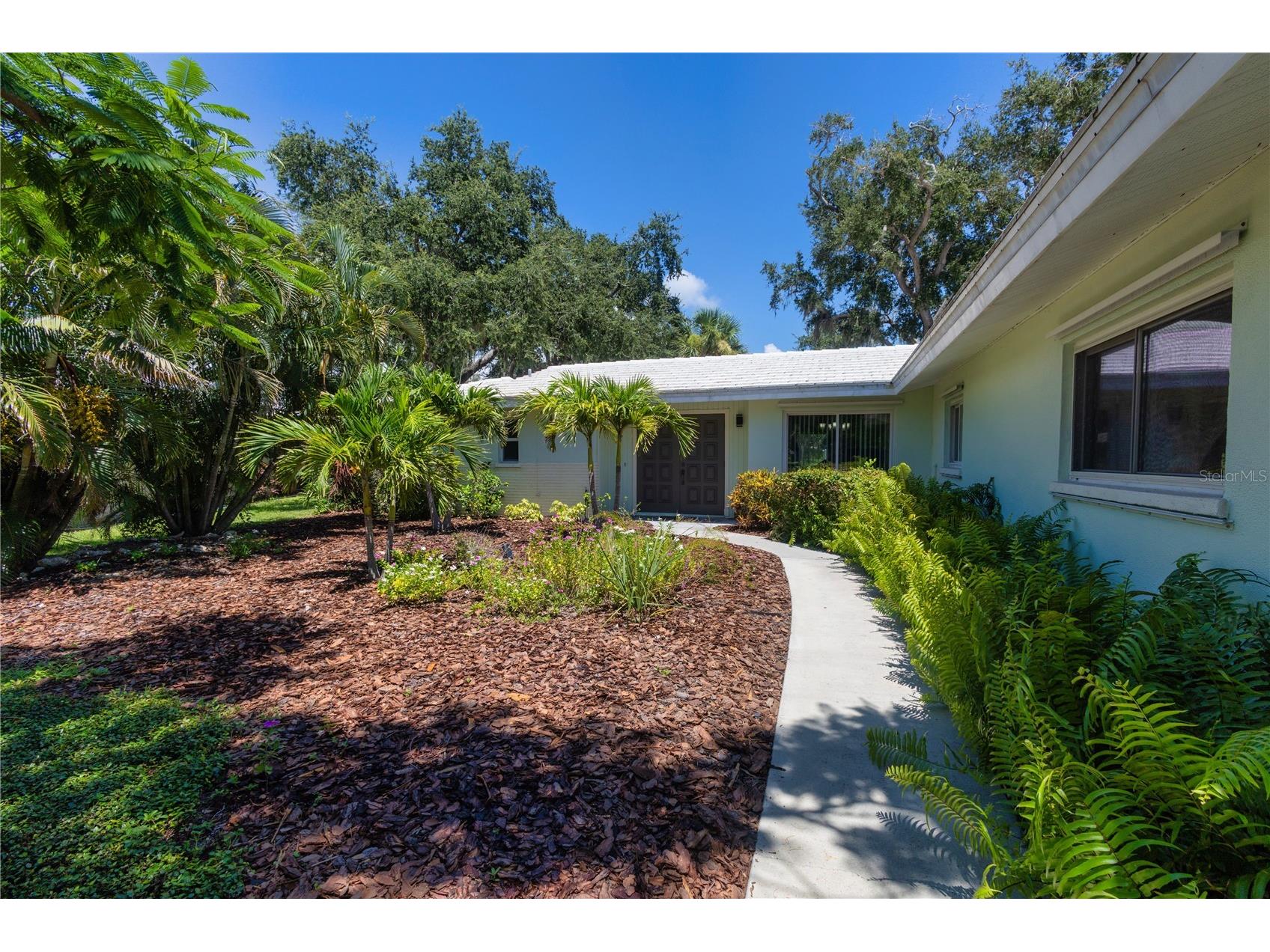 3337 Spring Mill Circle Sarasota FL 34239 A4660789 image2
