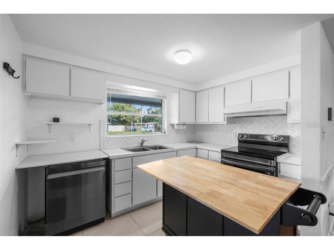 3338 Cambridge Drive Sarasota FL 34232 A4668260 image11