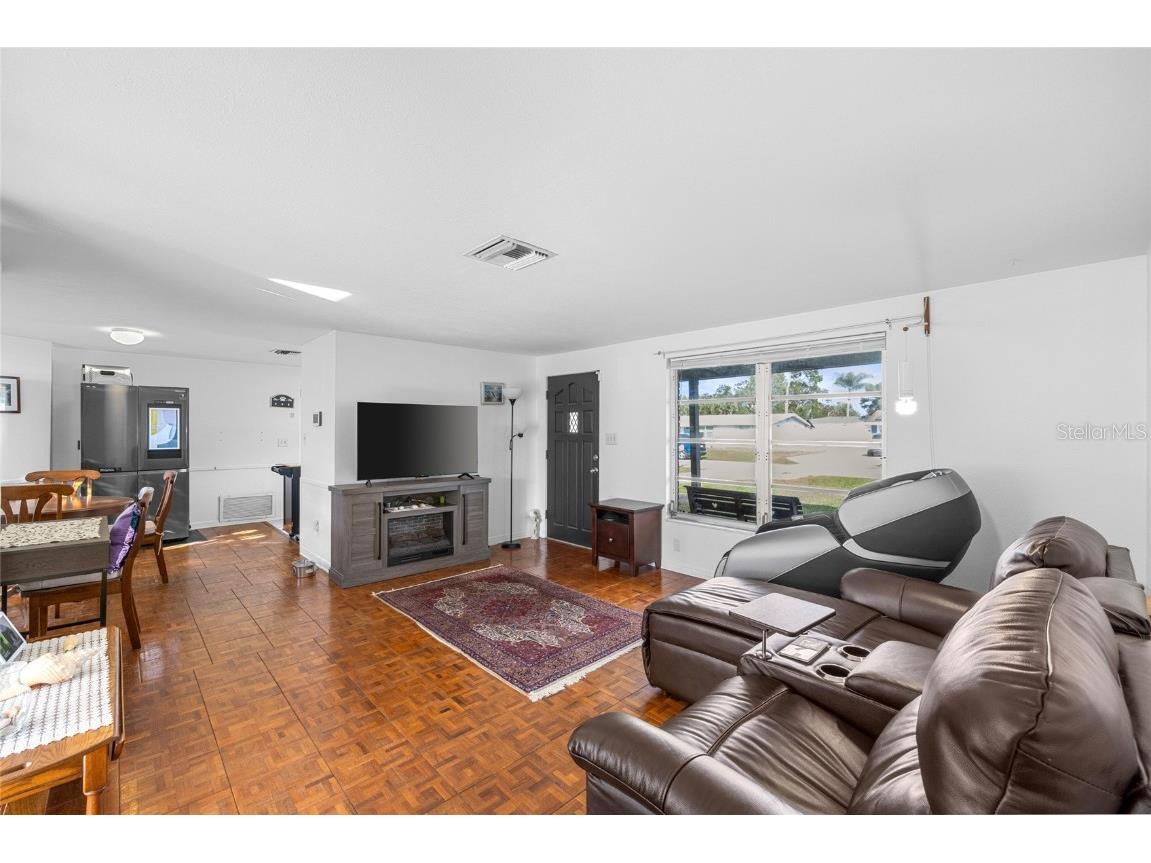 3338 Cambridge Drive Sarasota FL 34232 A4668260 image4