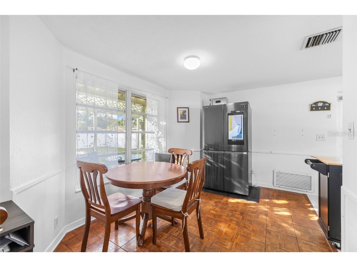 3338 Cambridge Drive Sarasota FL 34232 A4668260 image8