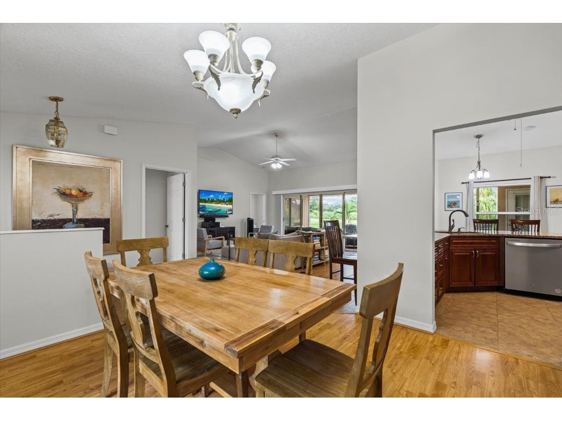 3339 Sheffield Circle Sarasota FL 34239 A4663227 image18