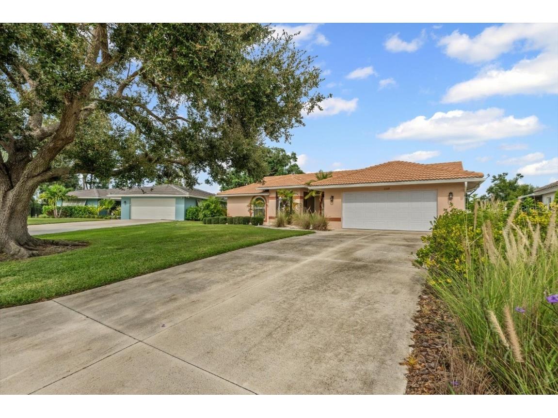 3339 Sheffield Circle Sarasota FL 34239 A4663227 image8