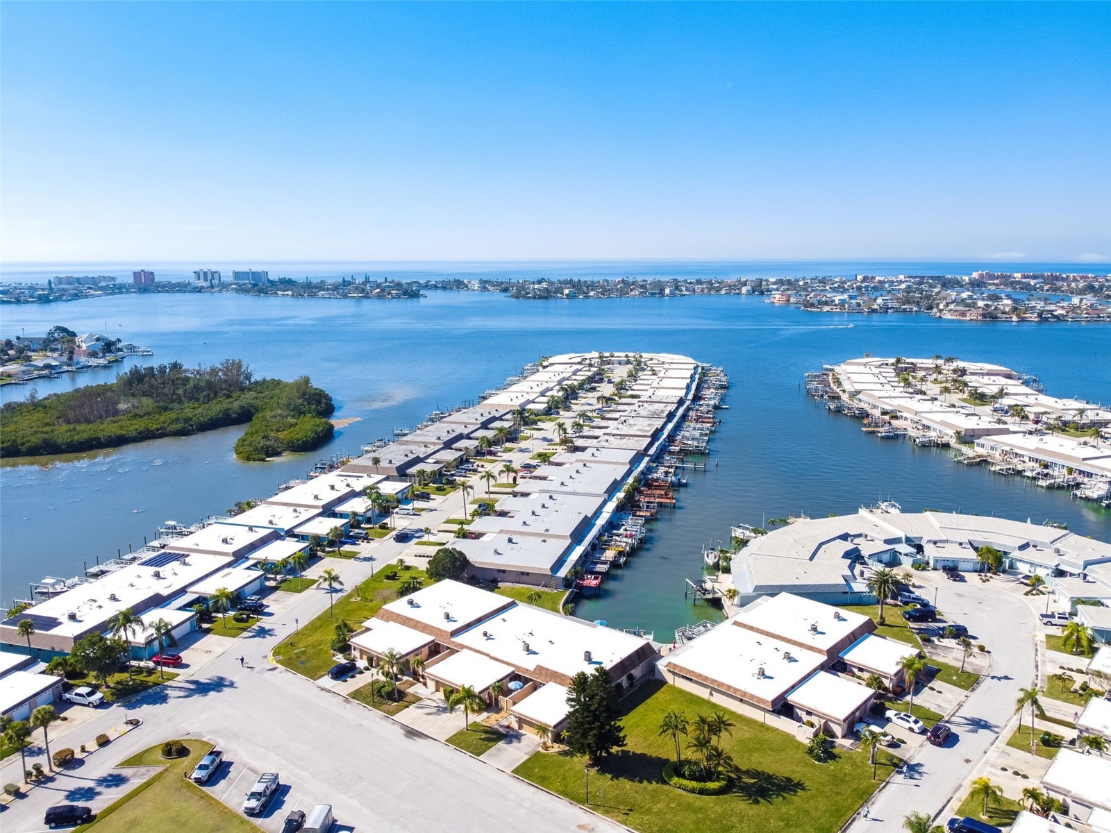 334 Boca Ciega Point Boulevard #606 Saint Petersburg FL 33708 TB8430689 image57