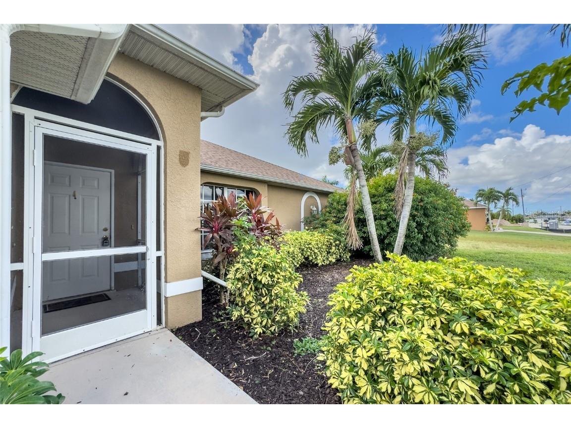 334 NE 17th Street Cape Coral FL 33909 C7515559 image4