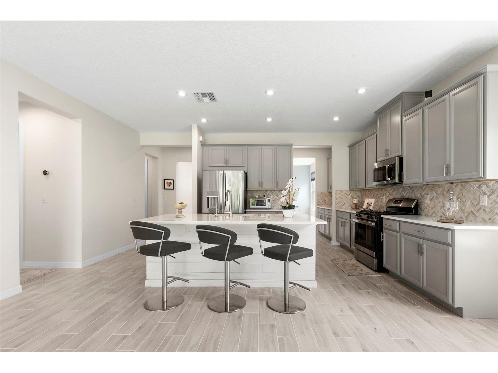 33410 Castaway Loop Wesley Chapel FL 33543 TB8500902 image11