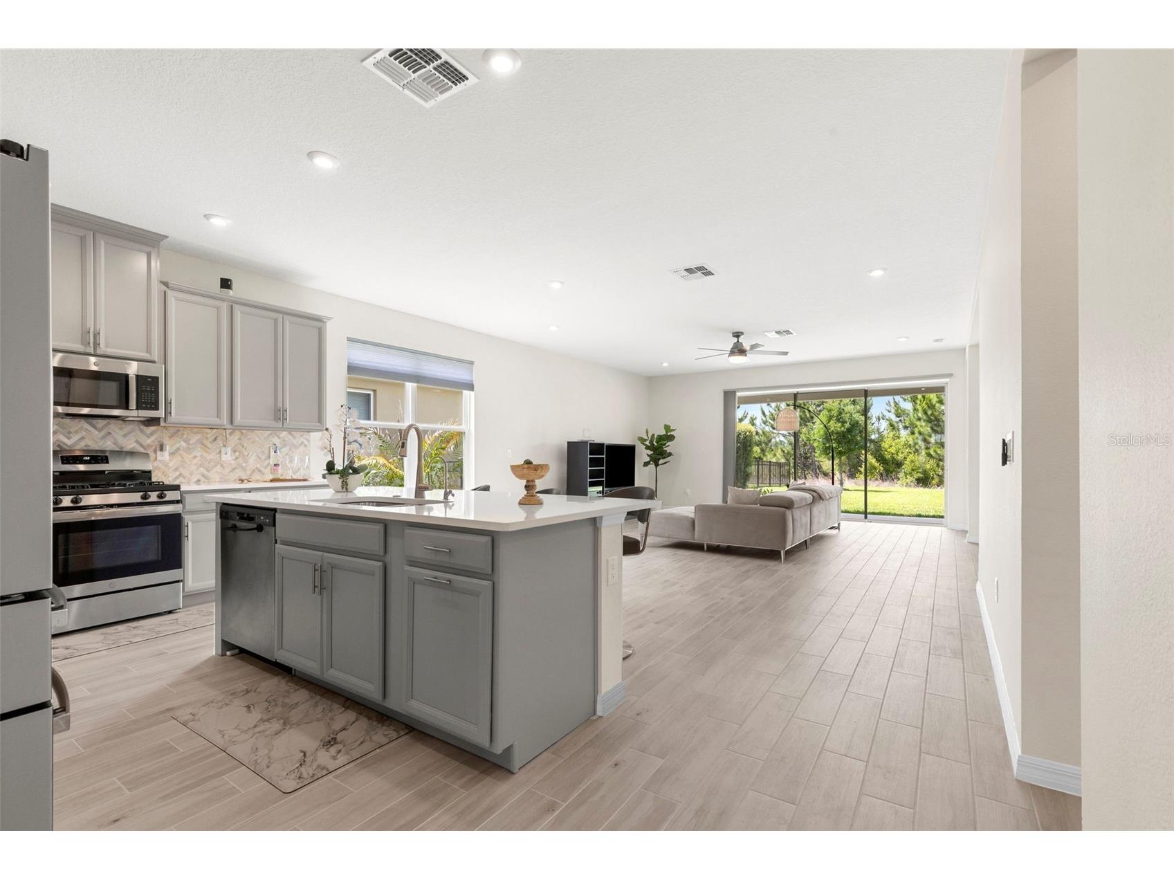 33410 Castaway Loop Wesley Chapel FL 33543 TB8500902 image5
