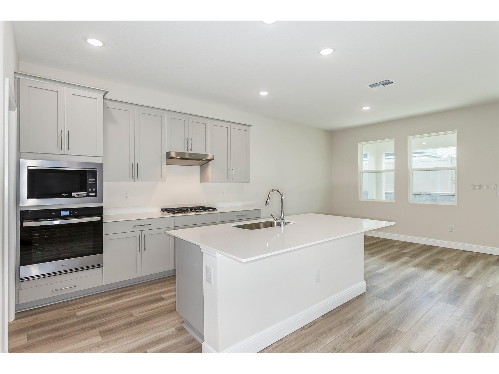 33437 Twilight Sea Place Dade City FL 33525 TB8527940 image2