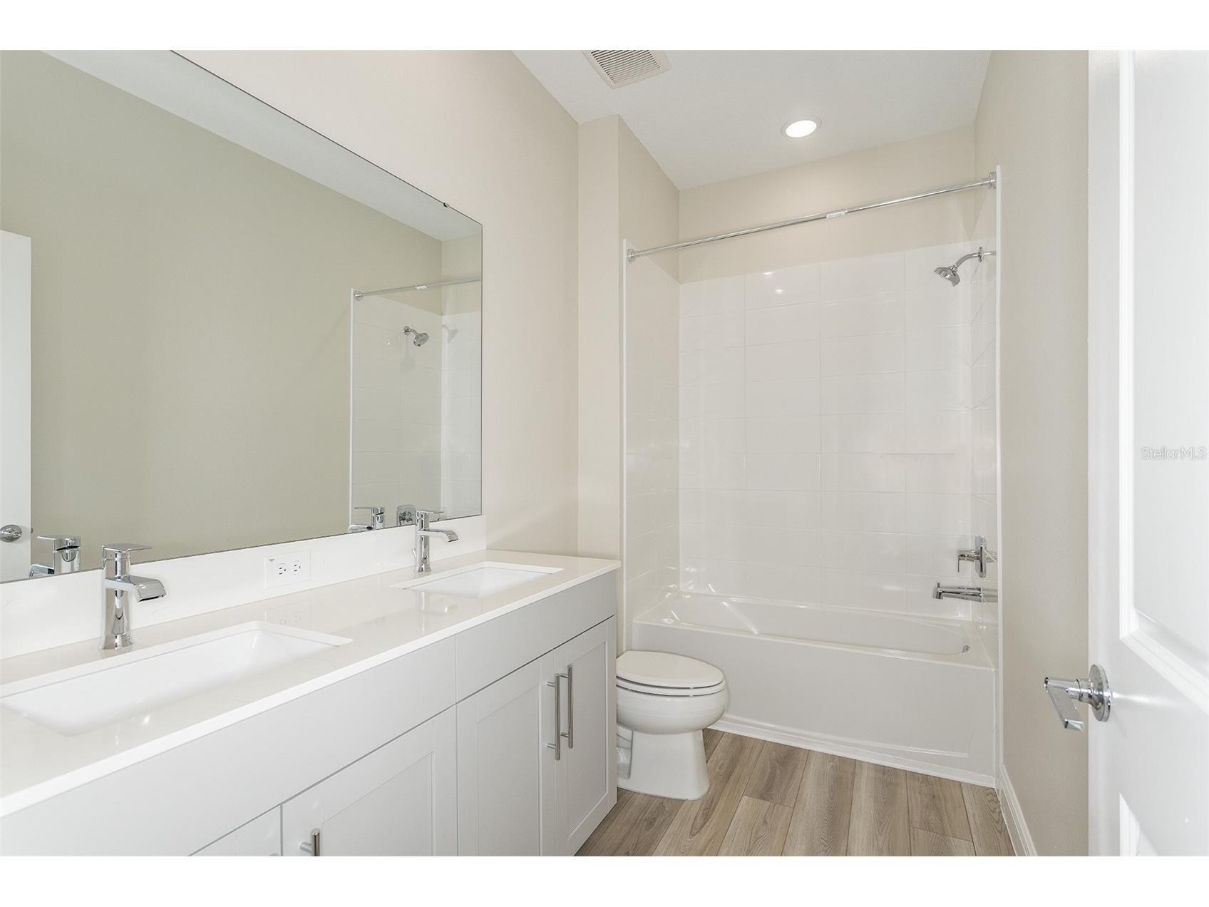33437 Twilight Sea Place Dade City FL 33525 TB8527940 image20