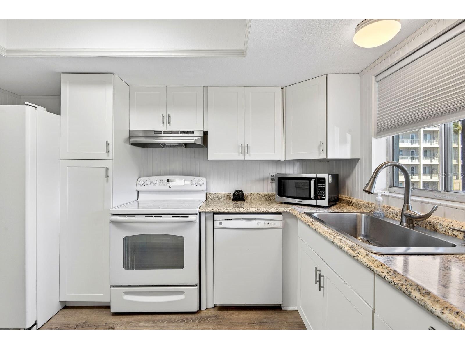 3344 Lake Bayshore Drive #P205 Bradenton FL 34205 - BAYSHORE LAKE A4692772 image10