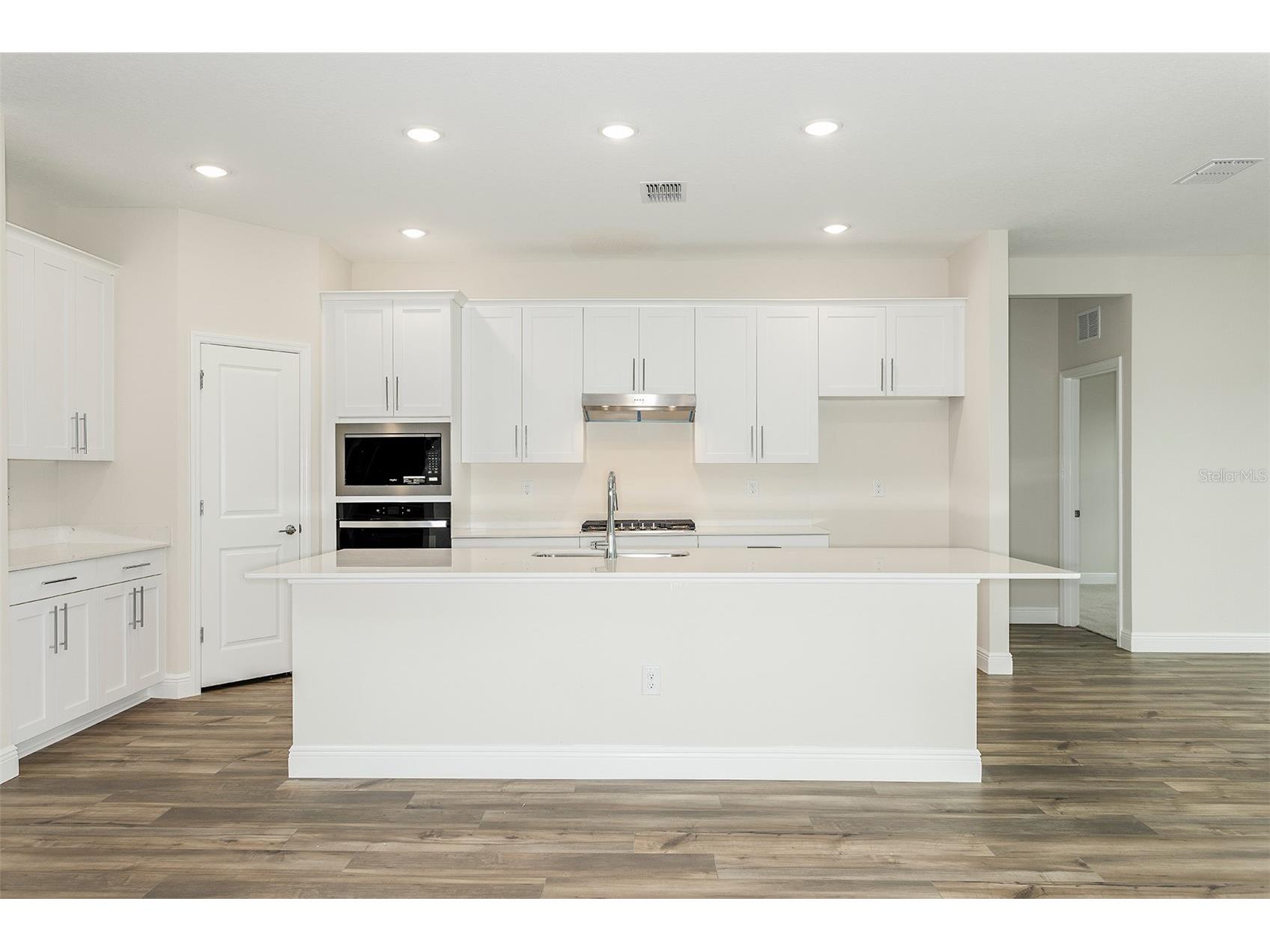 33457 Twilight Sea Place Dade City FL 33525 TB8446803 image5
