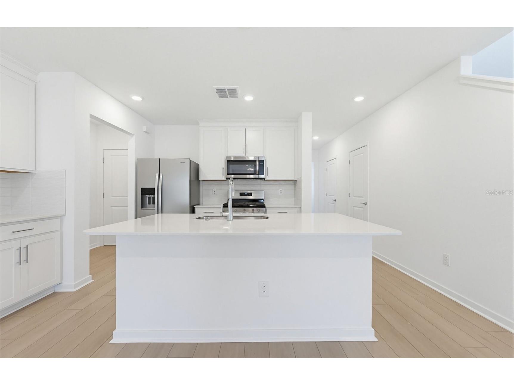 33458 Barnebrook Drive Wesley Chapel FL 33545 TB8505015 image3